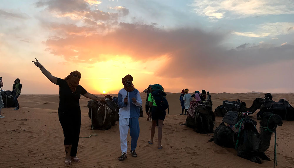 abbraccio-nel-deserto-Marocco
